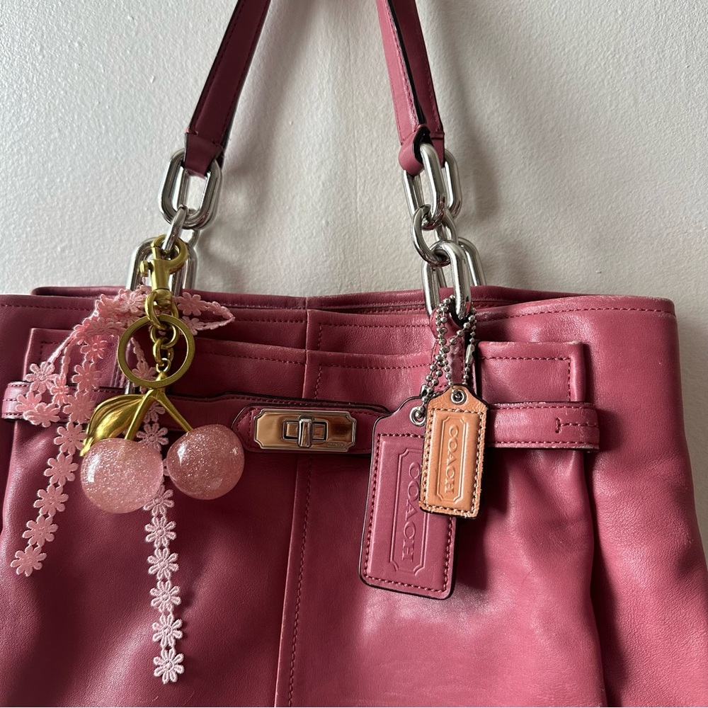 INSANE Pink Brick Colored Coach Shoulder Bag - Picture 2 of 10